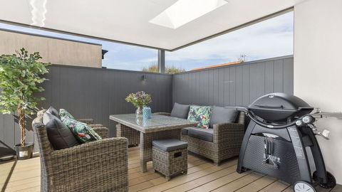 WHITEHAVEN - MORNINGTON - Accommodation Port Macquarie 2