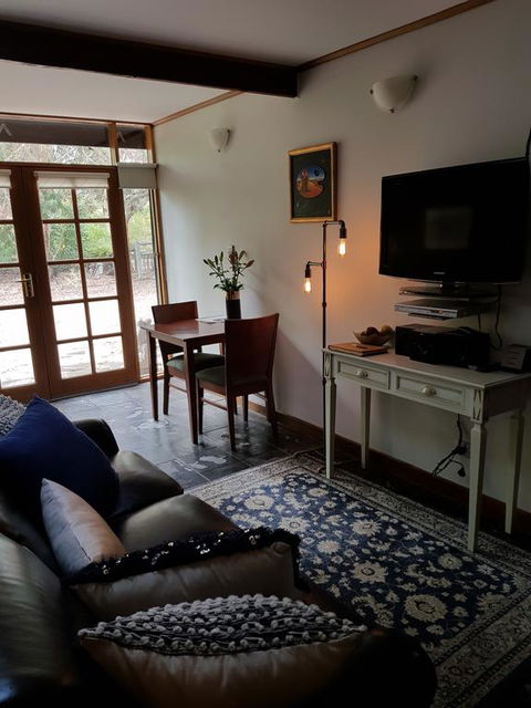 William Hunt's Retreat - Redwood Studio - Accommodation Port Macquarie 3