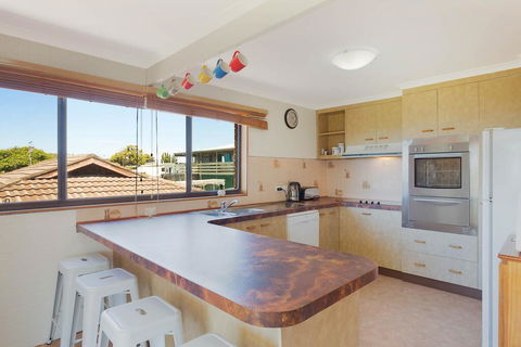 Williams Wonder - Large Beach House - Accommodation Port Macquarie 2