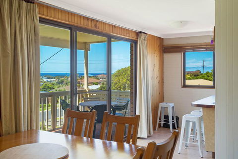 Williams Wonder - Large Beach House - Accommodation Port Macquarie 1