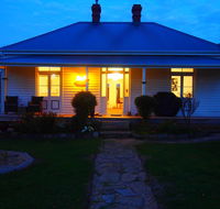 Windsor Cottage - Accommodation Port Macquarie