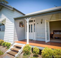 Wine Country Cottage located right at the Hunter Valley gateway close to everything - Accommodation Port Macquarie