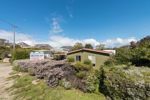 Wineglass - Accommodation Port Macquarie 0