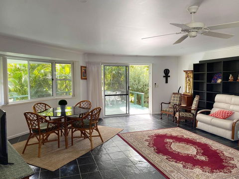 Woorim Secluded Palms Villa - Accommodation Port Macquarie 2