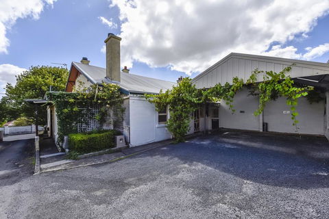 Wyatt Guest House - Accommodation Port Macquarie 1
