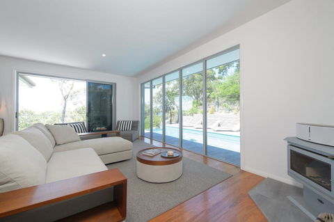 YARINGA - Retreat Style Accomodation With Swimming Pool - Accommodation Port Macquarie 0