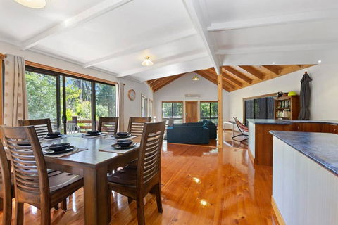 YARRABEE - The Perfect Getaway! - Accommodation Port Macquarie 0