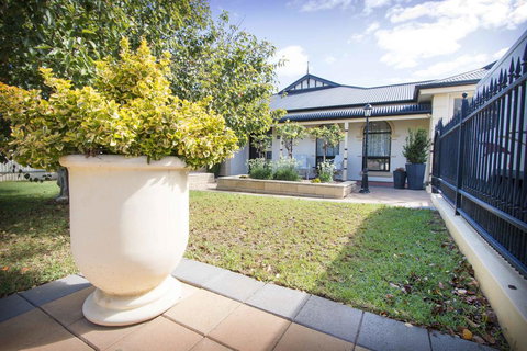 Yellow Rose Cottage - Accommodation Port Macquarie 1