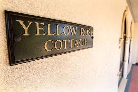 Yellow Rose Cottage - Accommodation Port Macquarie 3