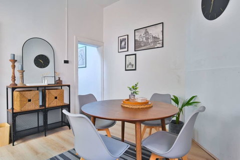 Your Home On Smith St Collingwood (With Parking) - Accommodation Port Macquarie 1