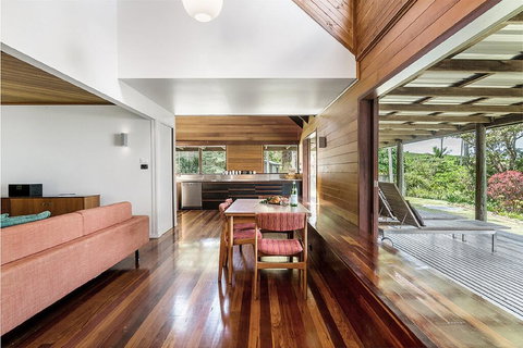 Your Luxury Escape - Cedar View - Accommodation Port Macquarie 1