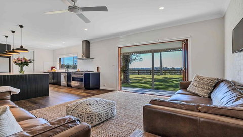 Your Luxury Escape - Paul's Farmhouse At Newrybar - Accommodation Port Macquarie 0