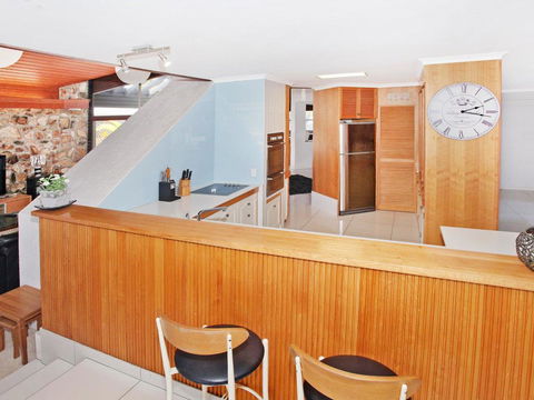 Yulunga 20 - 4 BDRM Canal Home With Pool - Accommodation Port Macquarie 3