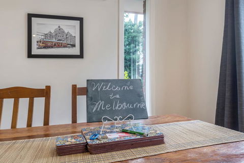 Spacious Bungalow5min Walk To Station5min To Box HillWiFiParking - Accommodation Port Macquarie 3