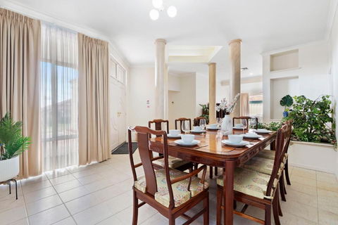8 Flecker - Winthrop Mansion - Accommodation Port Macquarie 2