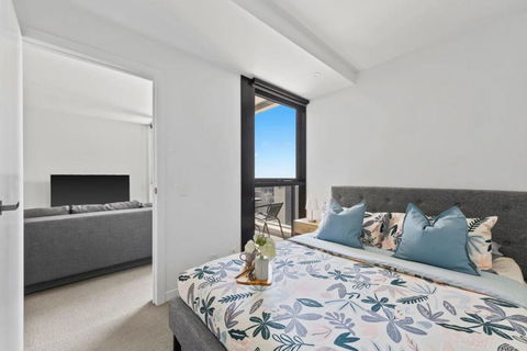 A Cozy 2BR Apt Next To Queen Victoria Market & Melbourne Central With City Views - Accommodation Port Macquarie 1