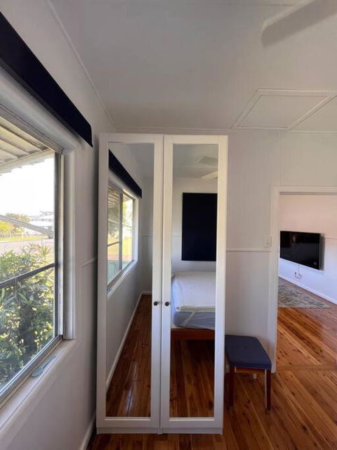 A Delightful Two-bedroom Cottage On Toowoon Bay. - Accommodation Port Macquarie 4