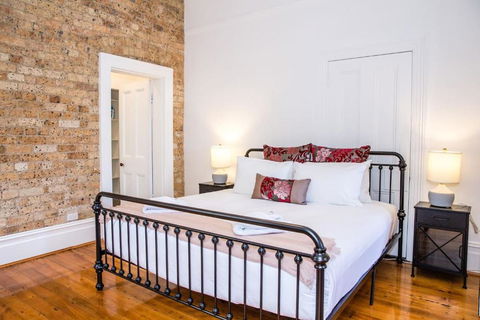 A Designer Apartment With Classic Heritage Details - Accommodation Port Macquarie 3