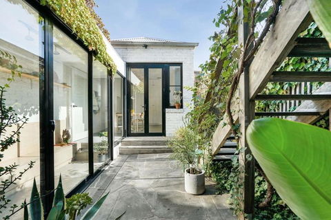 A Designer Terrace House By Edinburgh Gardens - Accommodation Port Macquarie 3