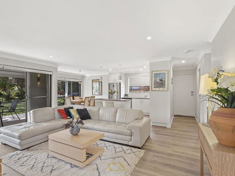 A Homely House 6 Mistral Close - Accommodation Port Macquarie 1