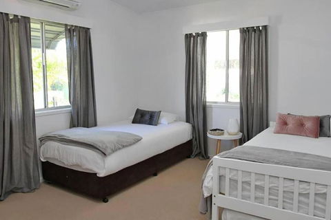 A LITTLE GREY SHACK - Accommodation Port Macquarie 3