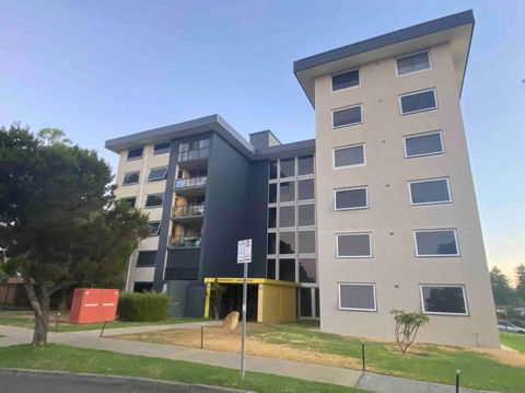 A Little Slice Of Fremantle One Bedroom Character Apartment - Accommodation Port Macquarie 3