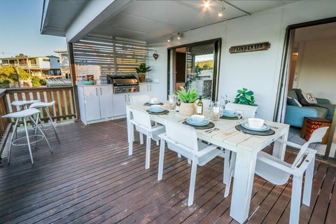 A Lure - A 2-minute Walk To Agnes Main Beach - Accommodation Port Macquarie 0