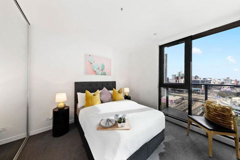 A Modern & Spacious 2BR Apt City Views Southbank - Accommodation Port Macquarie 0