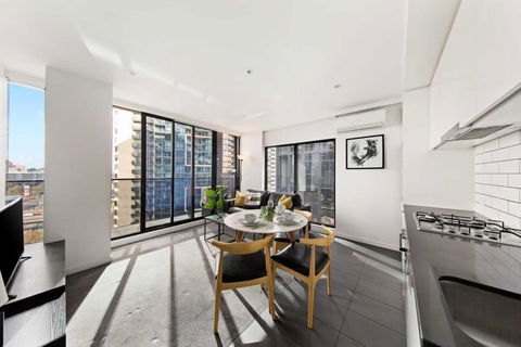 A Modern & Spacious 2BR Apt City Views Southbank - Accommodation Port Macquarie 2