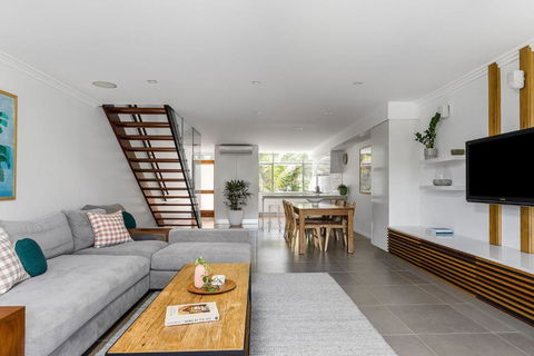 A Perfect Stay - 1 James Cook Apartments - Accommodation Port Macquarie 3