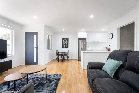 A Private Hideaway With Large Backyard And CarParks - Accommodation Port Macquarie 3