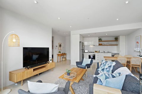 A River-side 2bdm Footscray Oasis + Parking - Accommodation Port Macquarie 1