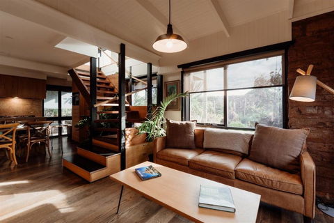 A Stylish And Unique Retreat At Surf Beach - Accommodation Port Macquarie 1