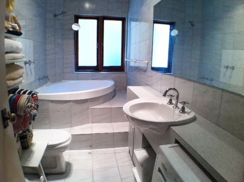 Absolute Beachfront Apartment, Amazing Sunsets - Accommodation Port Macquarie 4