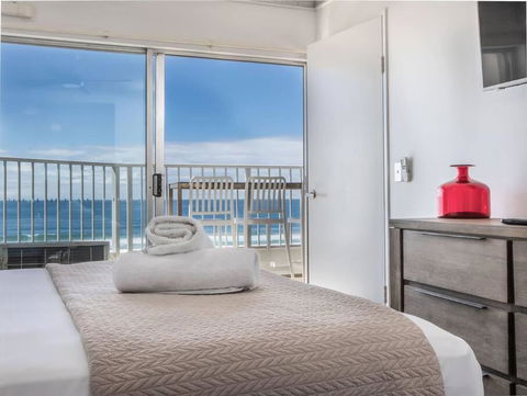 Absolute Beachfront Apartment In Paradise - Accommodation Port Macquarie 3
