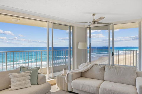 Absolute Beachfront Apartment - Accommodation Port Macquarie 0