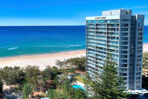 Absolute Beachfront Central Surfers Paradise - Accommodation Port Macquarie 0