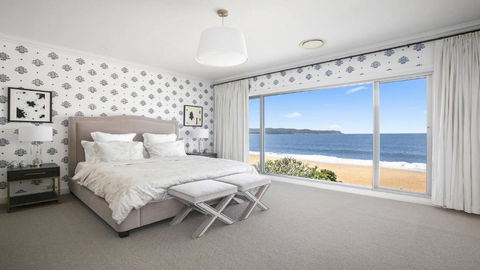 Absolute Beachfront On Stunning Pearl Beach - Accommodation Port Macquarie 0