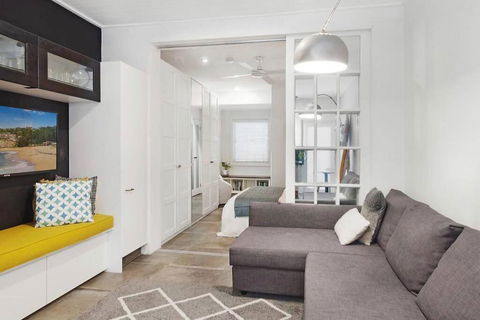 Absolute Beachfront Surf Unit In Terrigal/Wambi - Accommodation Port Macquarie 3