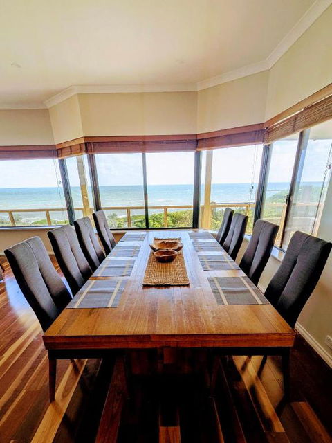 Absolute Oceanfront Escape - Accommodation Port Macquarie 2