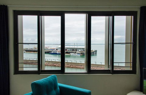 Absolute Waterfront Darwin - 1 Bedroom Apartments Over The Water - Accommodation Port Macquarie 2