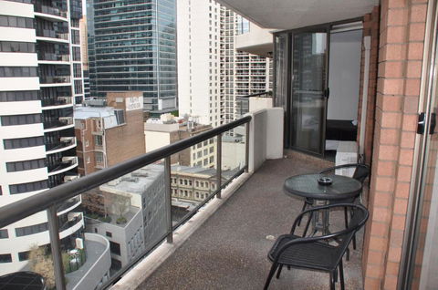 Accommodation Sydney - Kent Street Sydney CBD Top Floor 2 Bedroom Apartment With Balcony - Accommodation Port Macquarie 2