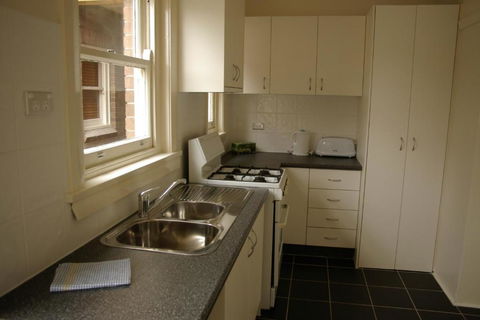 Accommodation Sydney Rockdale - 2 Bedroom Pet Friendly Budget Apartments With Balconies - Accommodation Port Macquarie 1