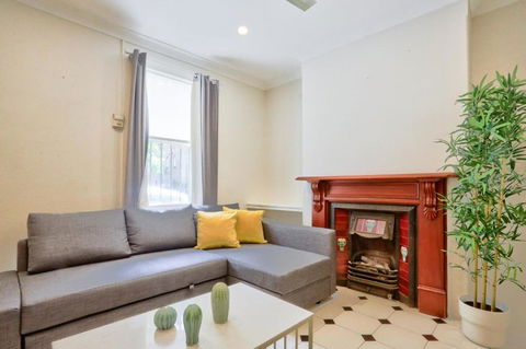 Affordable 3 Bedroom House Darlinghurst With 2 E-Bikes Included - Accommodation Port Macquarie 1