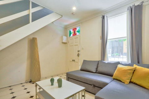 Affordable 3 Bedroom House Darlinghurst With 2 E-Bikes Included - Accommodation Port Macquarie 2