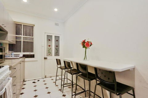 Affordable 3 Bedroom House Darlinghurst With 2 E-Bikes Included - Accommodation Port Macquarie 3