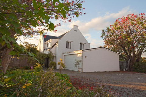 Aarn House B&B Airport Accommodation - Accommodation Port Macquarie 3
