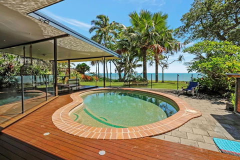 Absolute Beachfront House With Private Pool - Accommodation Port Macquarie 3