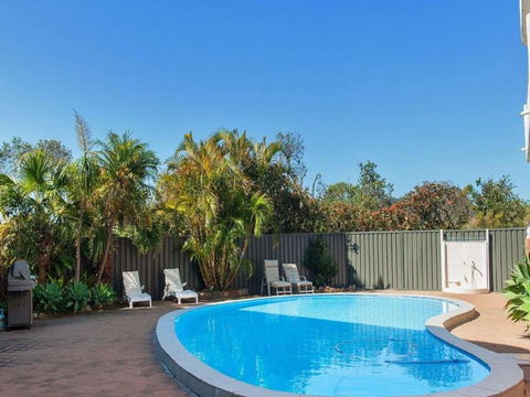 Albacore 3 Waterfront Pool Lift And Views - Accommodation Port Macquarie 4