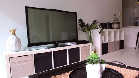 Aircon, Nespresso, Wine - Accommodation Port Macquarie 4